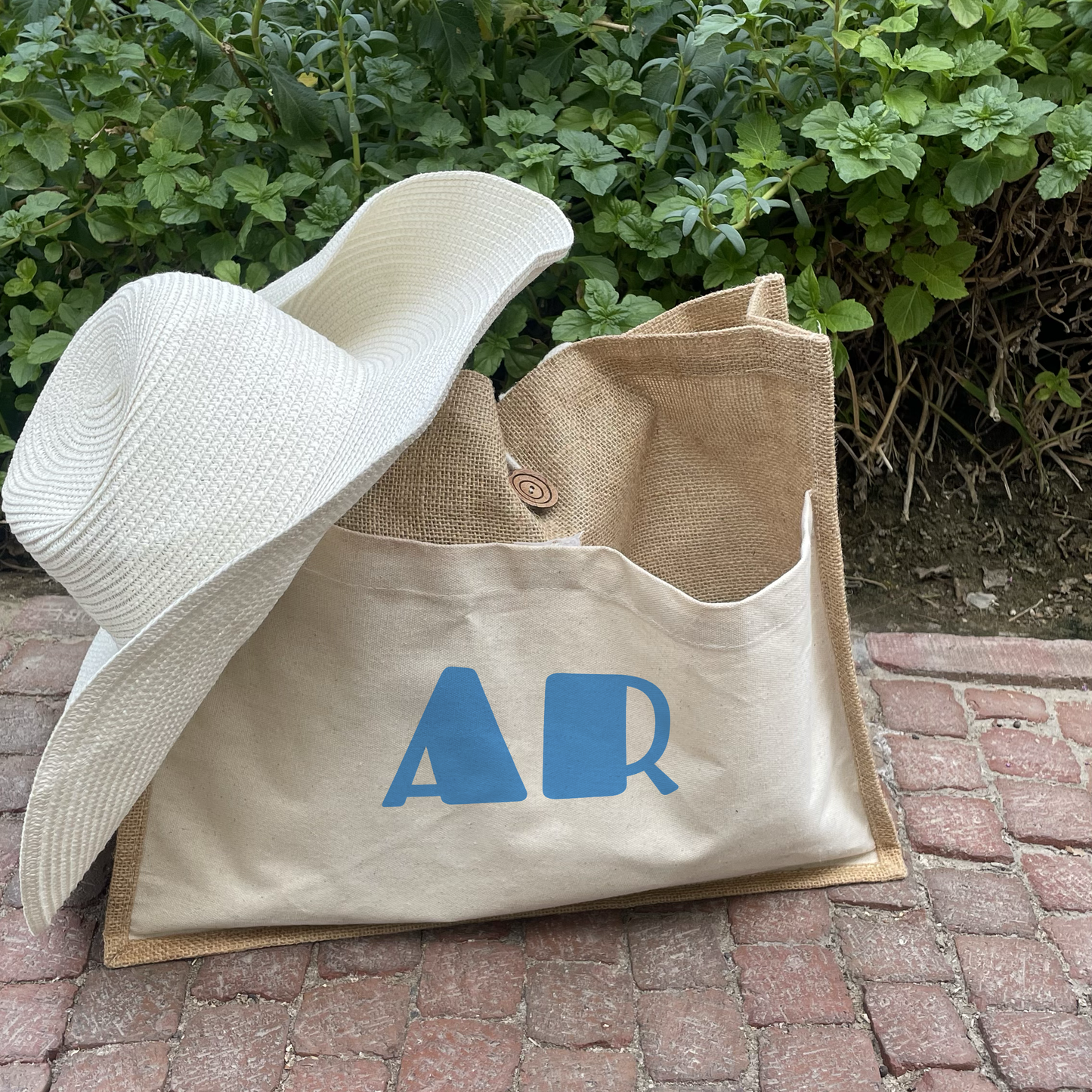 Jute bag with front pocket